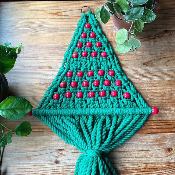 Vintage Macrame Christmas Tree - Picture 1 of 6